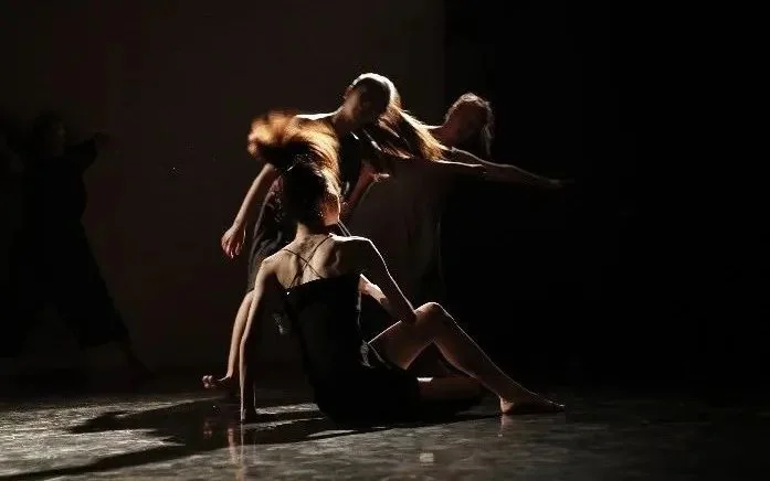 We'll talk in the back of Cocoon. - We'll record "I" with the P4. - P4 Theater, image 10