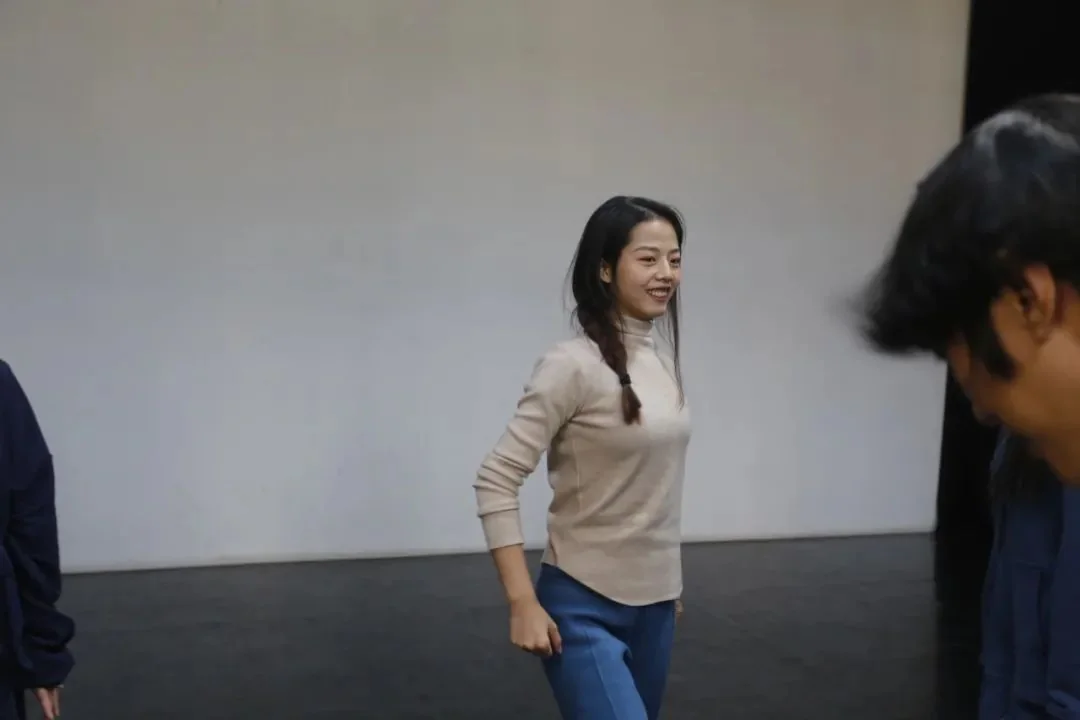 We'll talk behind the scene of Cocoon House. - We'll record "I" with the P4. - P4 Theater, image 19