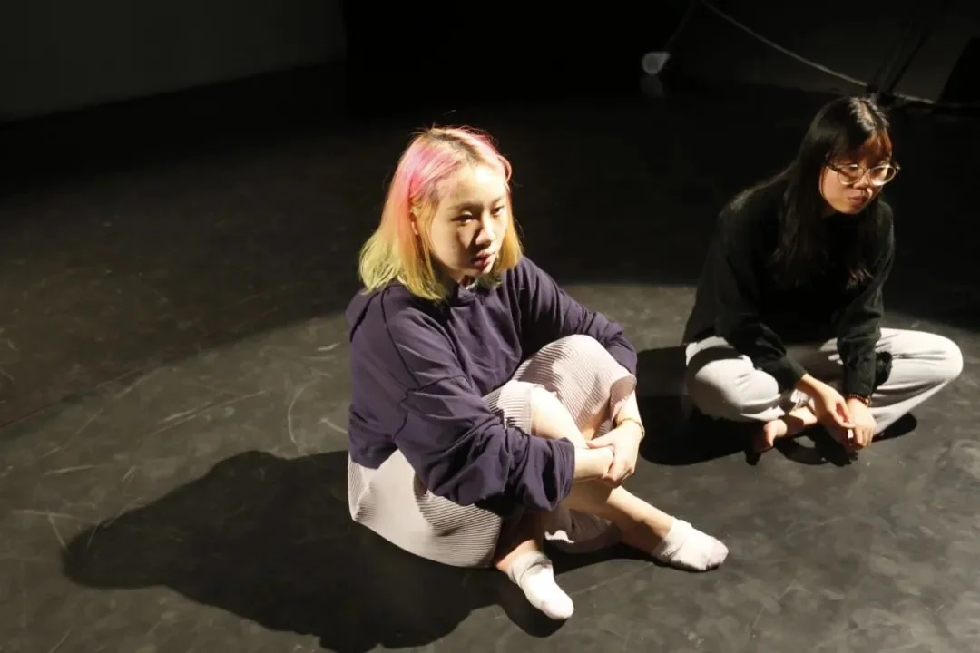 We'll talk behind the scene of Cocoon House. - We'll record "I" with the P4. - P4 Theater, image 11