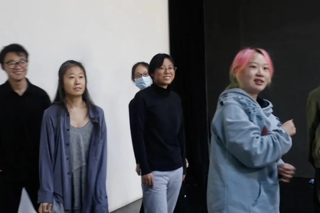 We'll talk behind the scene of Cocoon House. - We'll record "I" with the P4. - P4 Theater, image 27