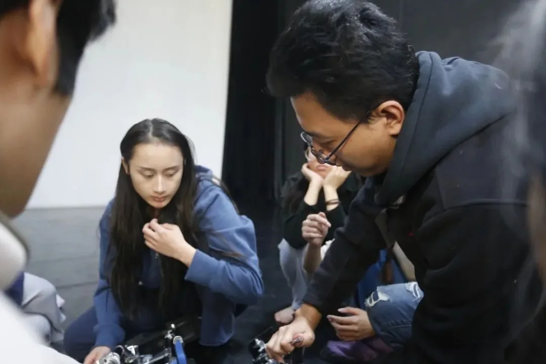 We'll talk in front of Cocoon. - We'll record "I" with the P4. - P4 Theater, image 19