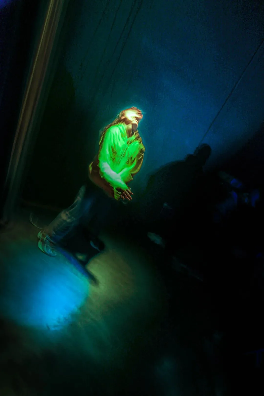 [P4U] The movie "The Howler on the ceiling" is a mystery show, a year-round party!, image 1