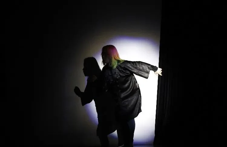 We'll talk behind the scene of Cocoon House. - We'll record "I" with the P4. - P4 Theater, image 6