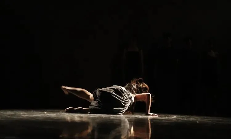 We'll talk behind the scene of Cocoon House. - We'll record "I" with the P4. - P4 Theater, image 18