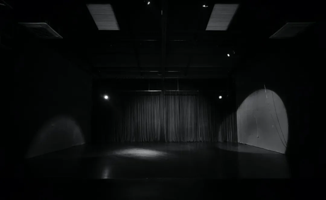 To the P4 Theater, to the eternal, ubiquitous photons., image 1