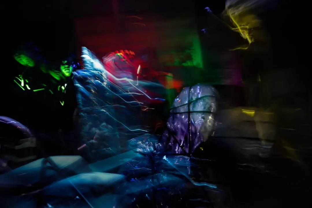 [P4U] The movie "The Howler on the ceiling" is a mystery show, a year-round party!, image 5