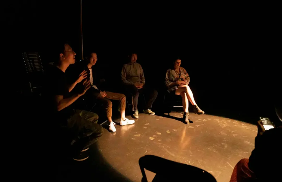 Mysterious Show - It's 7 a.m. a week at the P4 Theater., image 6