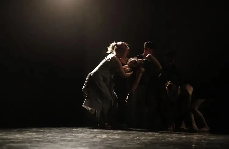 We'll talk behind the scene of Cocoon House. - We'll record "I" with the P4. - P4 Theater, image 4