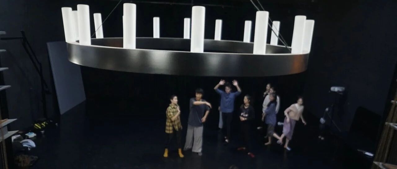 We'll talk in the back. - We'll record "I" with the P4. - P4 Theater